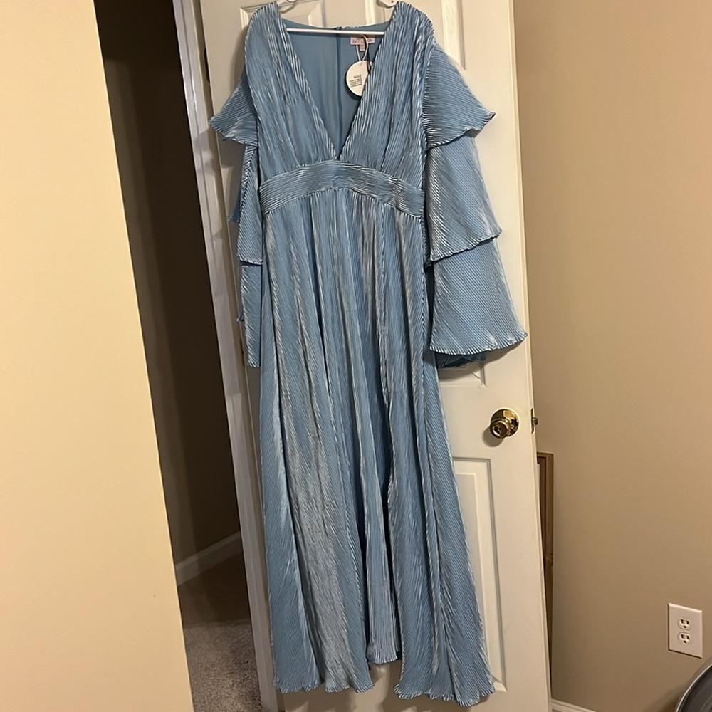 Boohoo Sky Blue Pleated V-Neck Maxi Dress